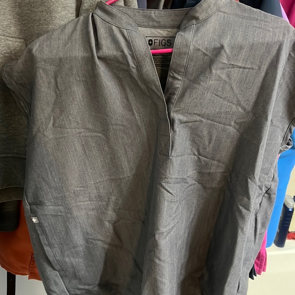 Figs graphite scrub top, XS.